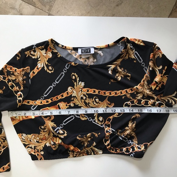 3/$25 90’s Vintage Crop Top - Picture 8 of 9